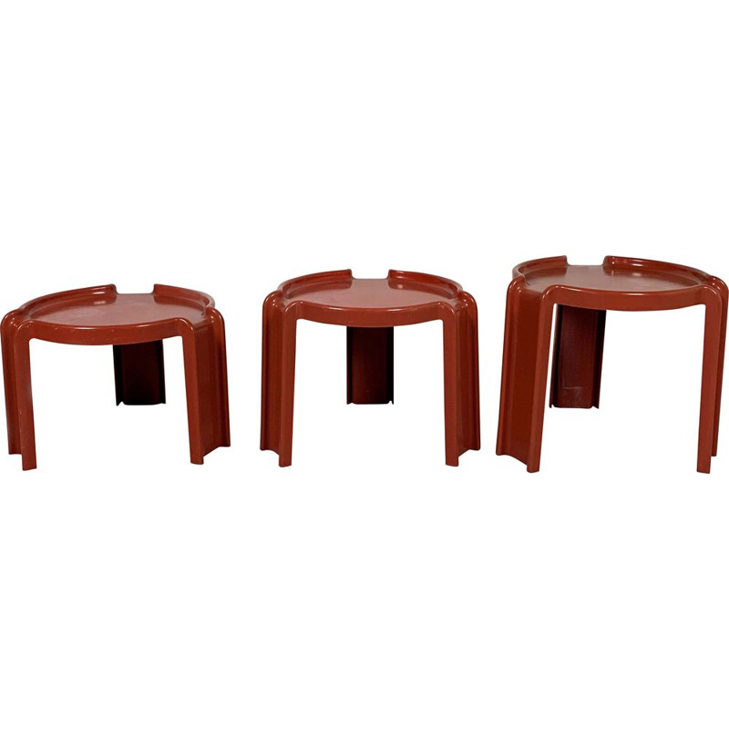 Tables gigogne rouges par Giotto Stoppino pour Kartell 1970