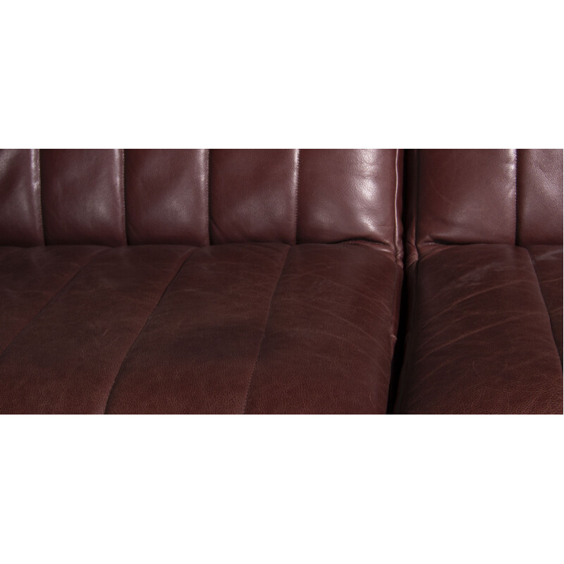 Vintage Elements sofa in bordeaux red leather, produced by Rolf Benz 1970