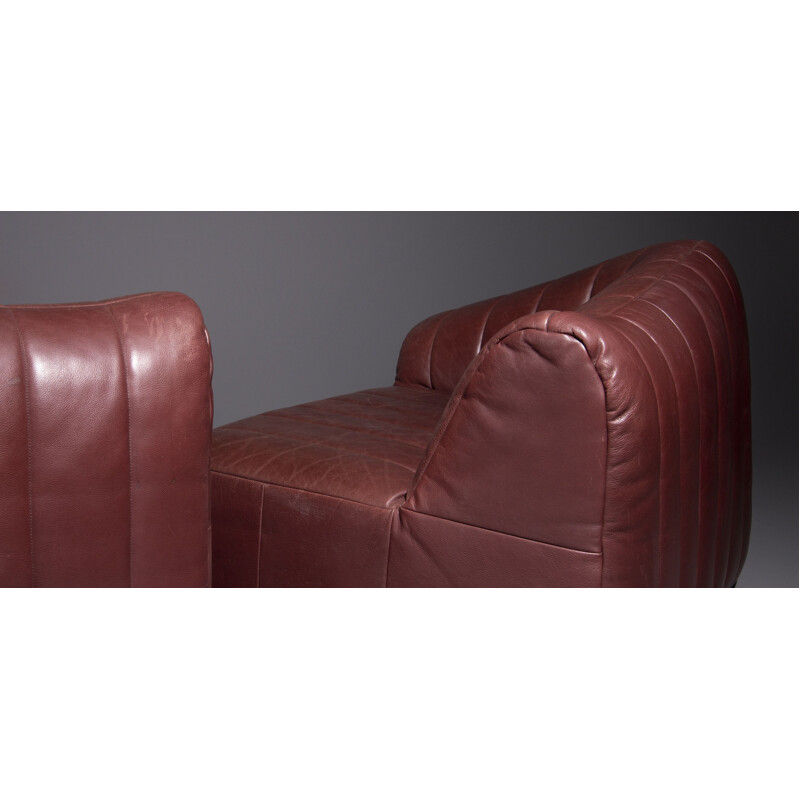 Vintage Elements sofa in bordeaux red leather, produced by Rolf Benz 1970