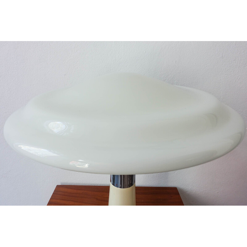 Lampe de table vintage OVNI en verre opalin de Gaivota 1970
