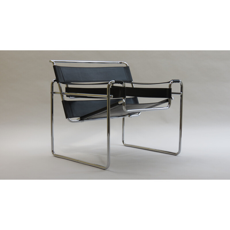 Chaise Vintage Wassily B3 en cuir noir Marcel Breuer A 1980