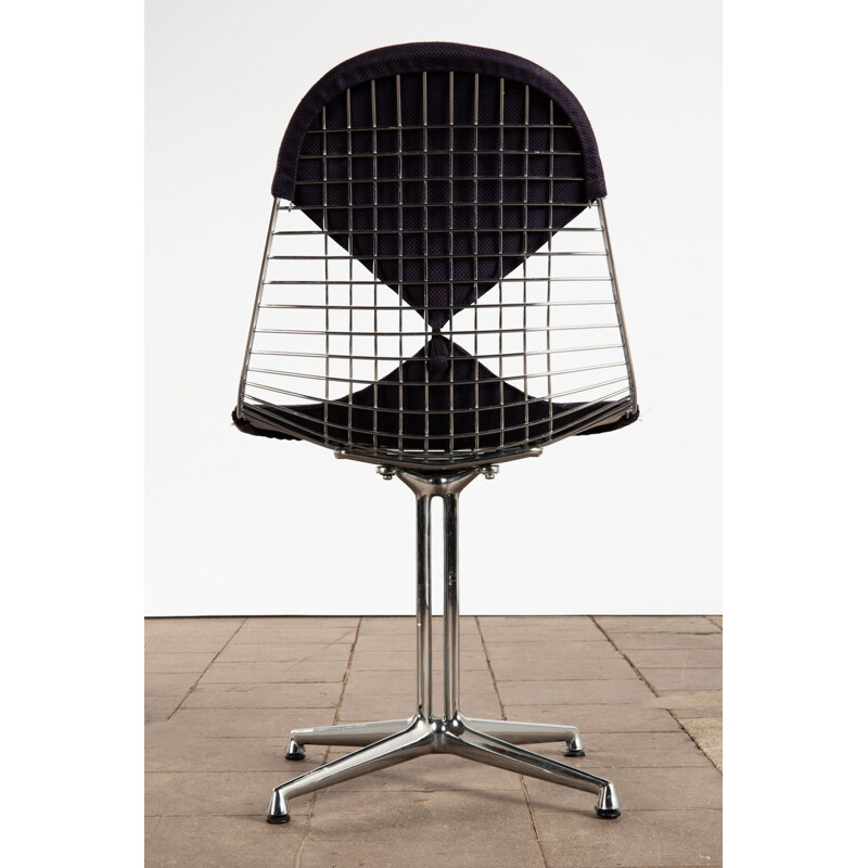 Suite de 4 chaises vintage DKR "Bikini" tissu bleu marine, Charles Eames pour Herman Miller 