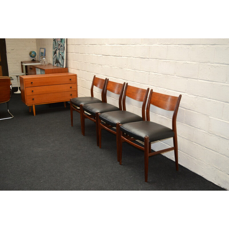 Dining set of a Pastoe extendable table and 4 chairs, Cees BRAAKMAN - 1970s