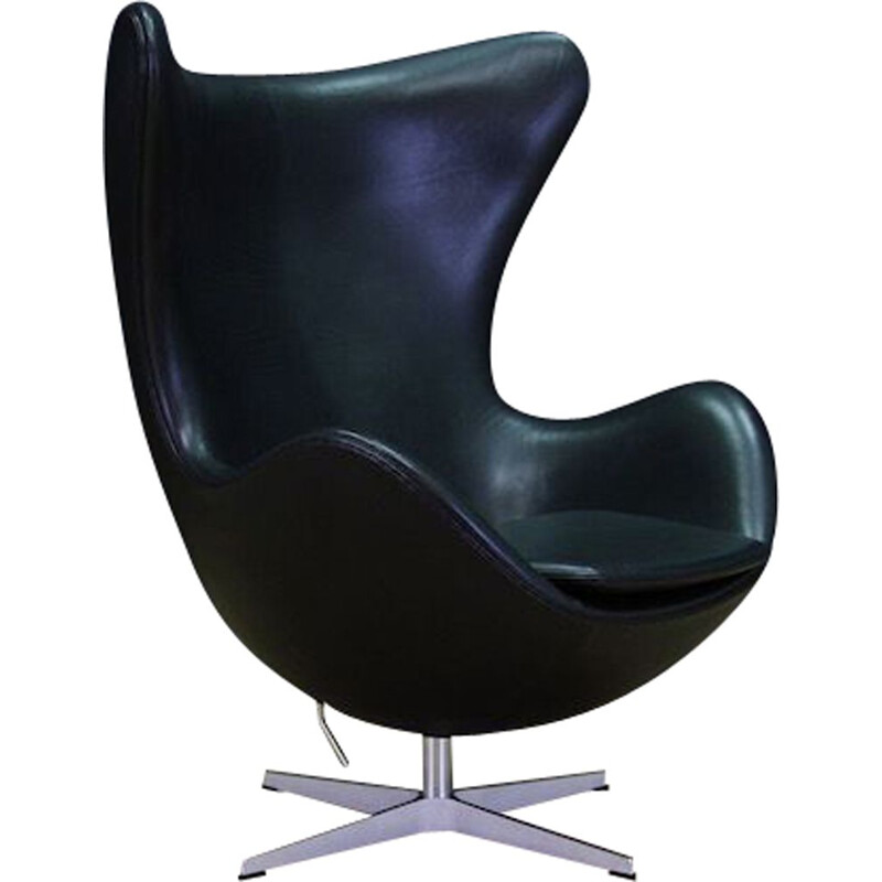 Vintage armchair Model 3316 by Arne Jacobsen for SAS Hotel in Copenhagen Danish 2007