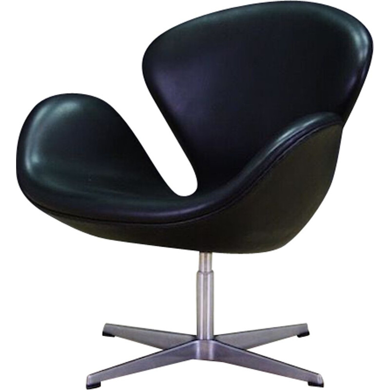 Vintage armchair Swan 3320 by Arne Jacobsen for Fritz Hansen 1982