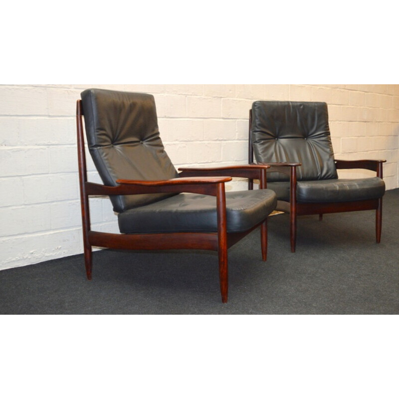 Pair of rosewood Scandinavian armchairs - 1960s