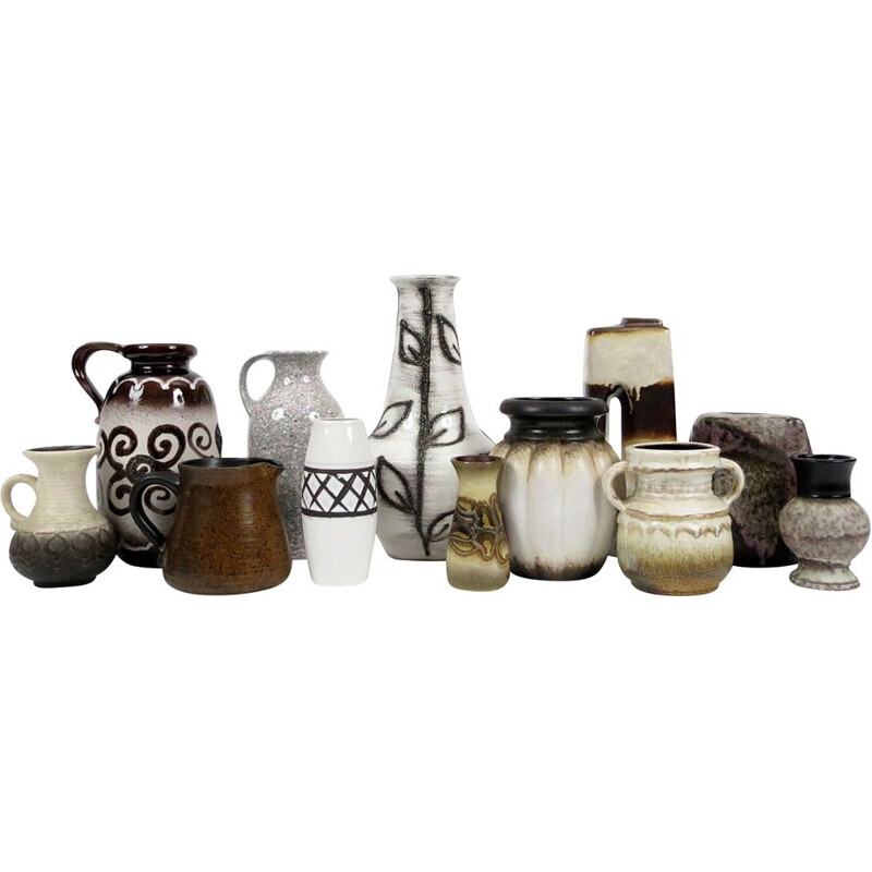 Ensemble de 12 vases vintage en céramique