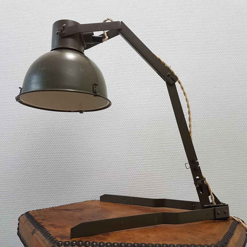 Lampe de bureau vintage pliante militaire industrielle, Tchécoslovaquie 1950