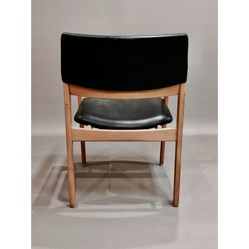 Vintage black leather armchair Scandinavian Design 1950