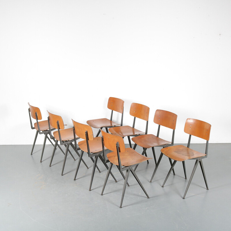 Suite de 8 chaises d'école vintage industrielles par Marko, Pays-Bas 1950