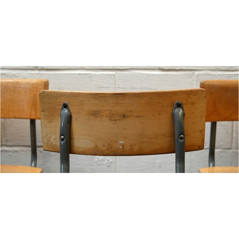 Suite de 6 chaises industrielles en acier et bois - 1950