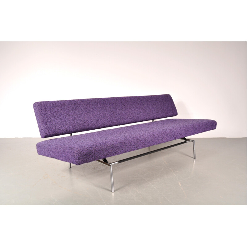 Grand canapé convertible Spectrum en métal et tissu violet, Martin VISSER - 1950