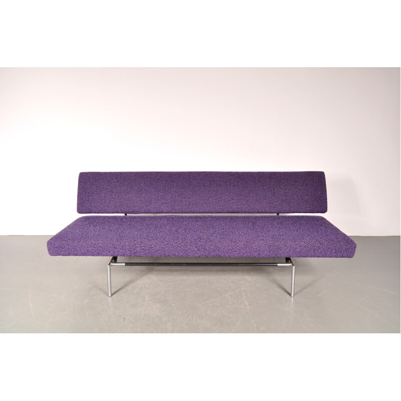 Grand canapé convertible Spectrum en métal et tissu violet, Martin VISSER - 1950