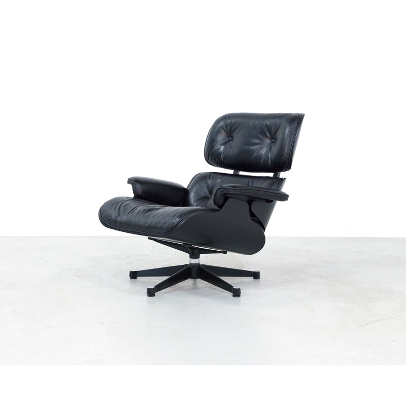 Vintage Lounge Chair by Charles & Ray Eames for Vitra 1992