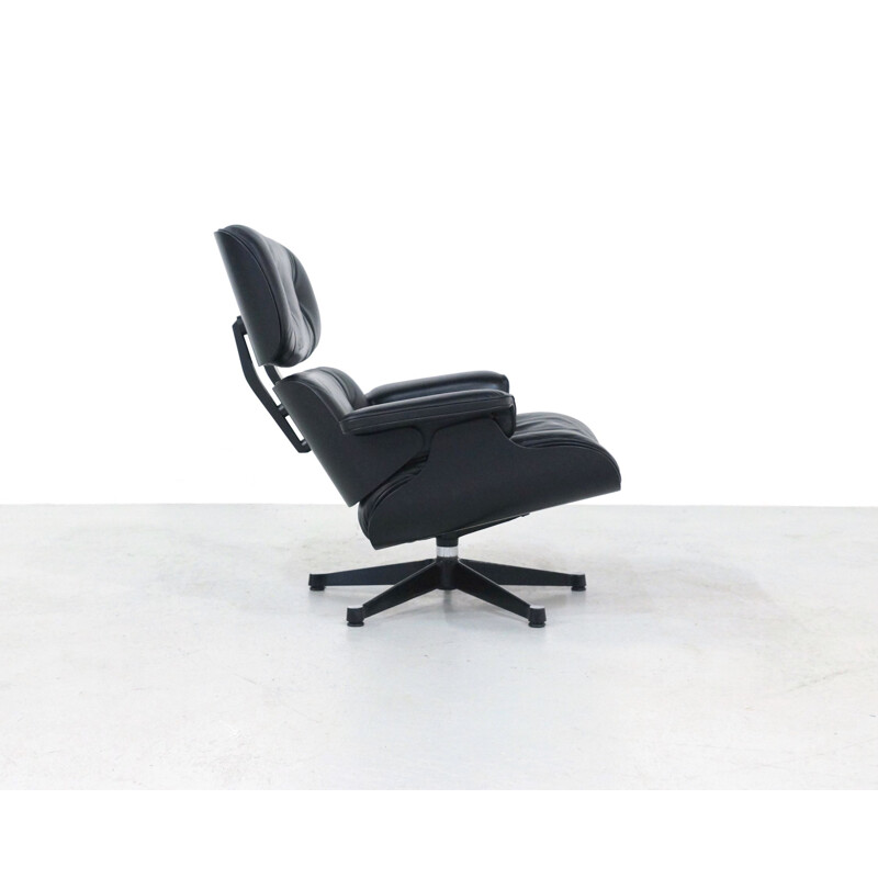 Vintage Lounge Chair by Charles & Ray Eames for Vitra 1992