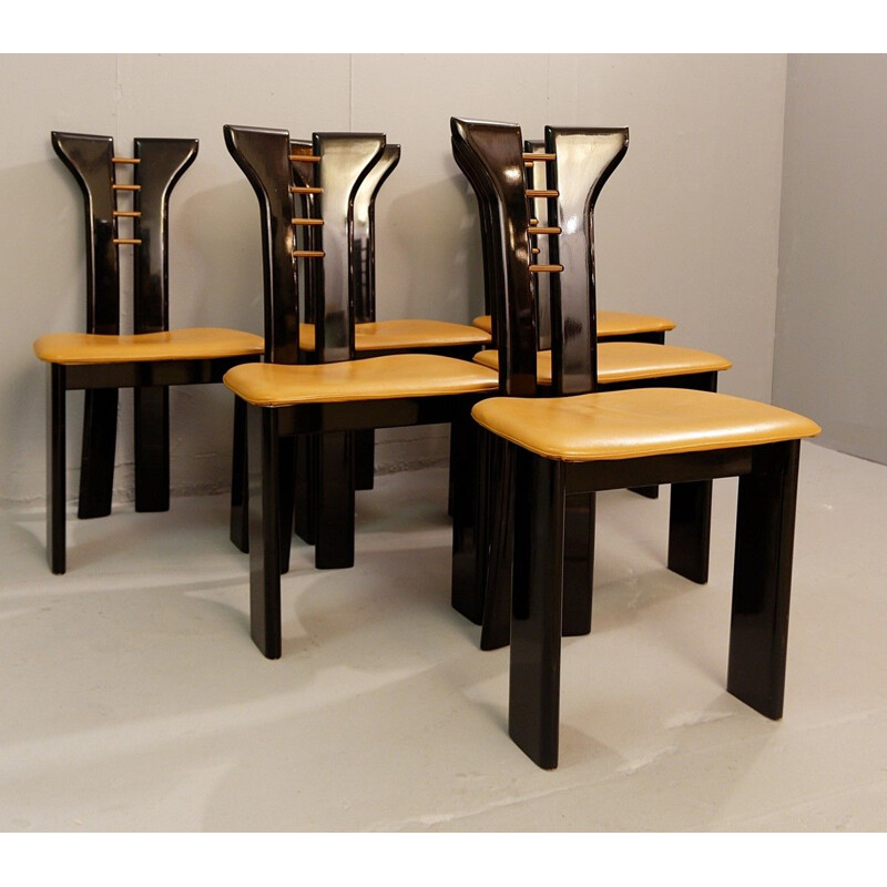 Ensemble de 6 chaises vintage sculpturales en laque noire Pierre Cardin avec sièges en cuir 1970