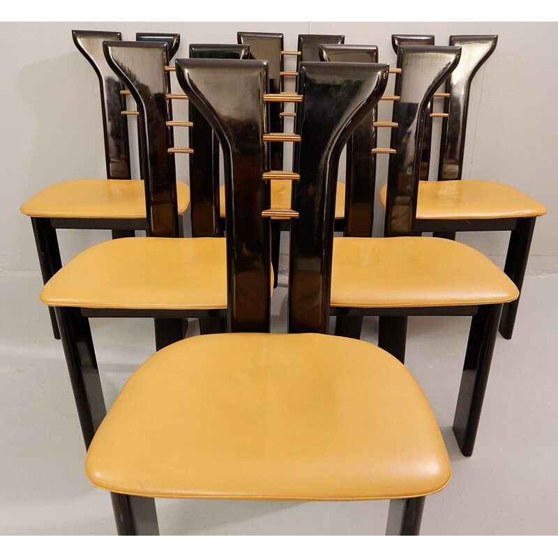 Ensemble de 6 chaises vintage sculpturales en laque noire Pierre Cardin avec sièges en cuir 1970