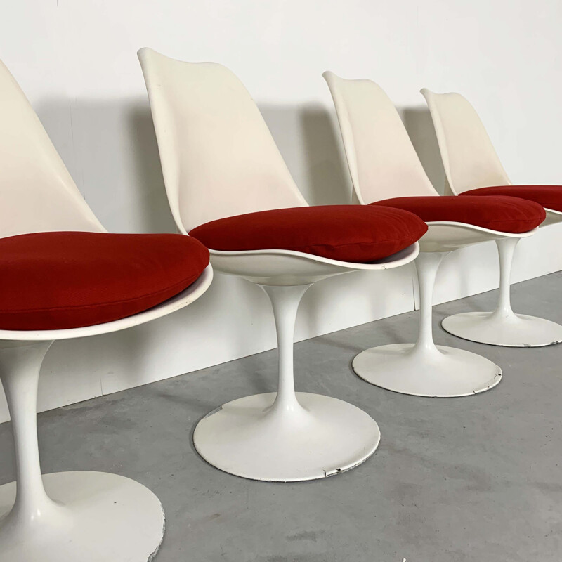 Set of 8 vintage Tulip Dining Chairs by Eero Saarinen for Knoll, 1970s
