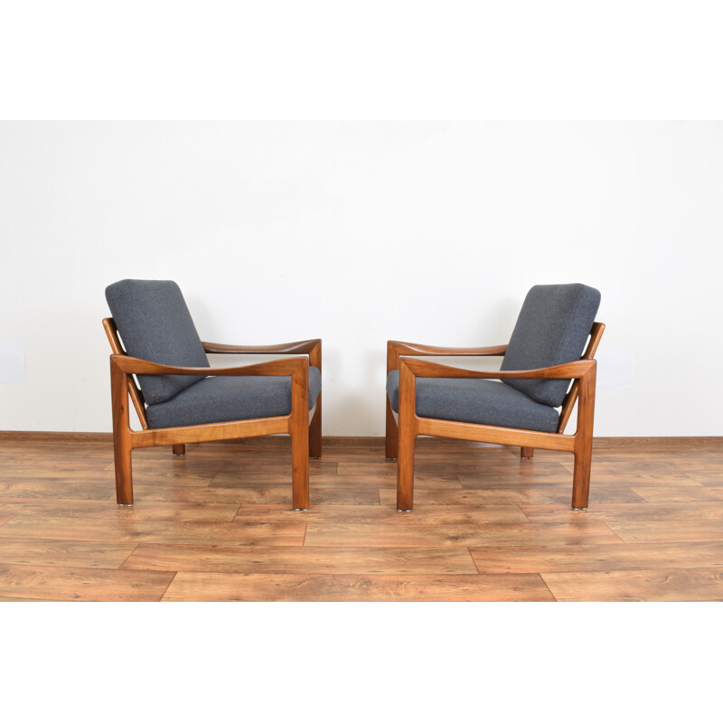 Pair of lounge chairs by Illum Wikkelsø for Danish Niels Eilersen, 1960