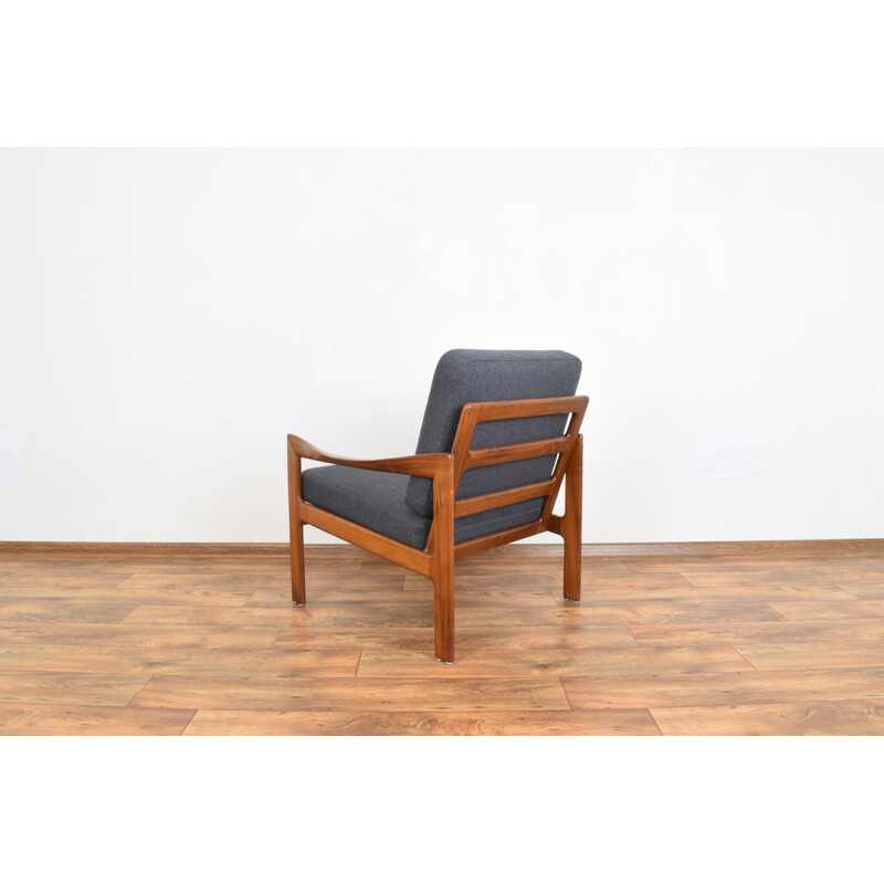 Pair of lounge chairs by Illum Wikkelsø for Danish Niels Eilersen, 1960