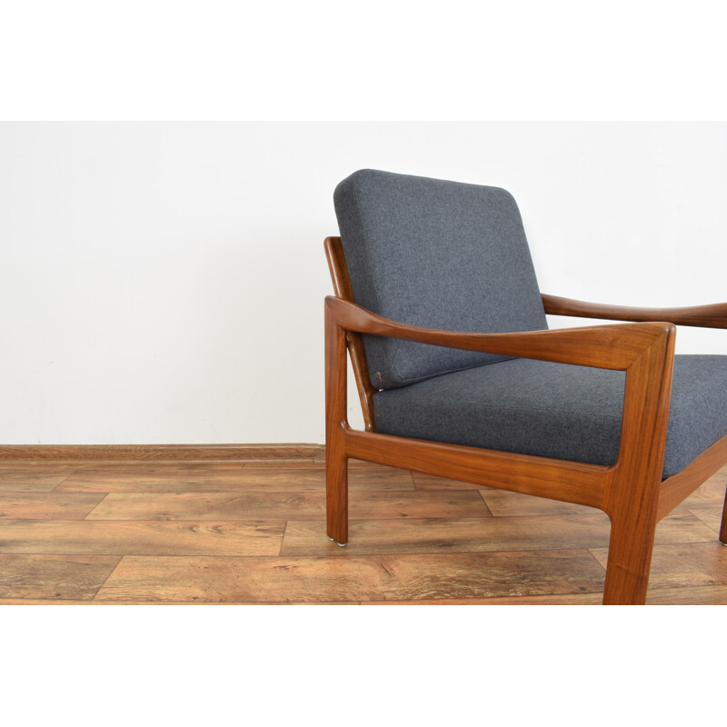 Pair of lounge chairs by Illum Wikkelsø for Danish Niels Eilersen, 1960