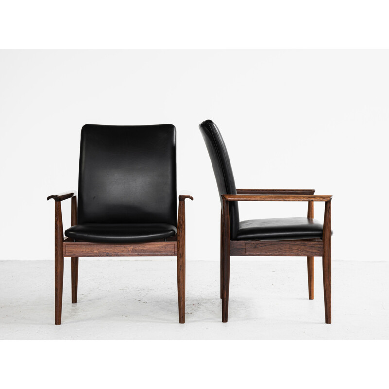 Paire de chaises vintage à haut dossier en palissandre et cuir noir de Finn Juhl pour France & Son, 1960