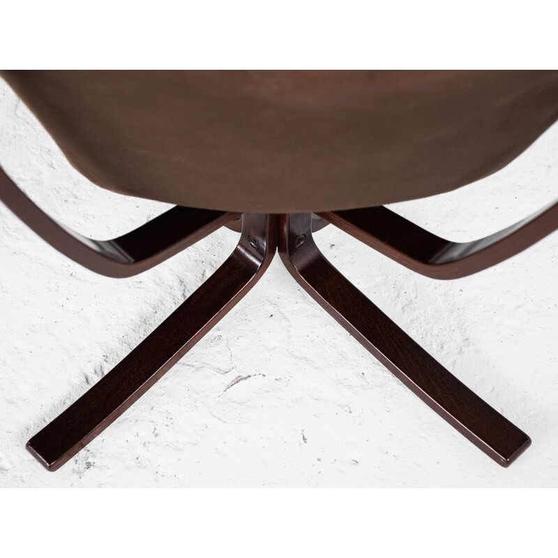 Pair of vintage low back Falcon Chairs in leather by Sigurd Ressell for Vatne Möbler 1970s