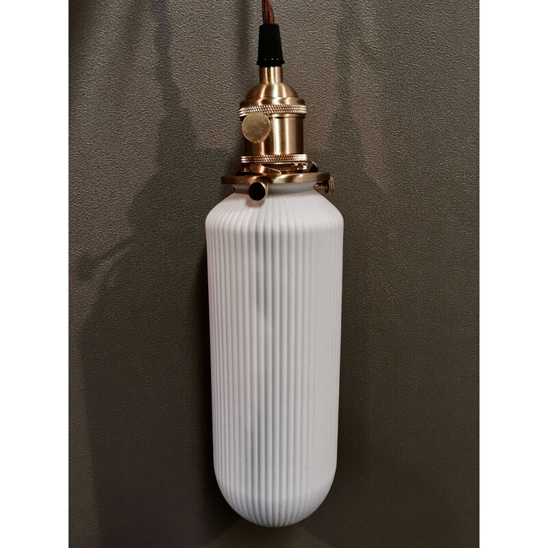 Vintage hanging lamp in opaline glass and brass.