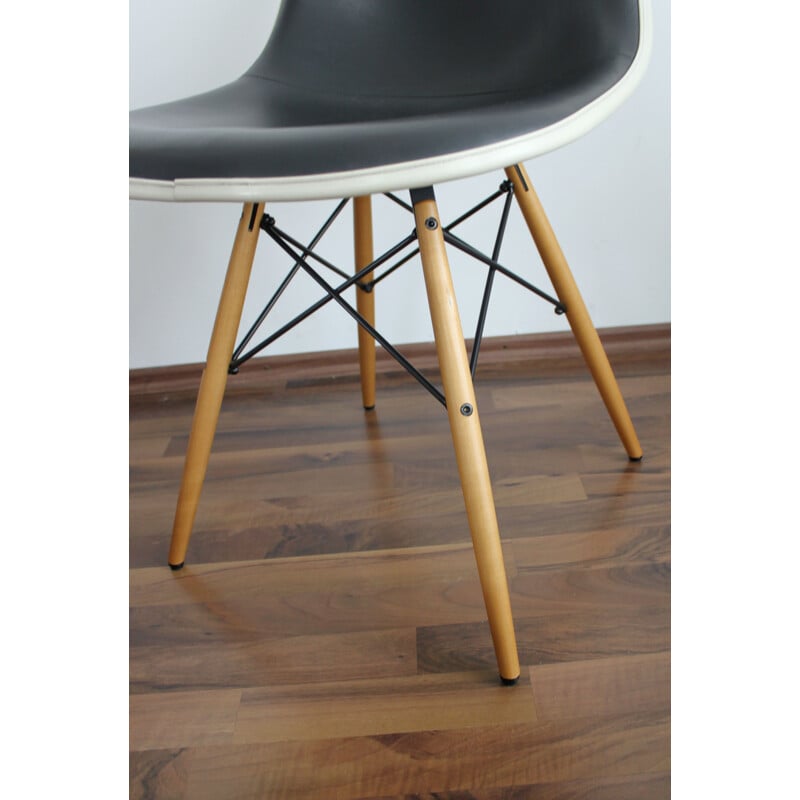 Vintage DSW Chair by Hermann Miller, Charles Eames 1960