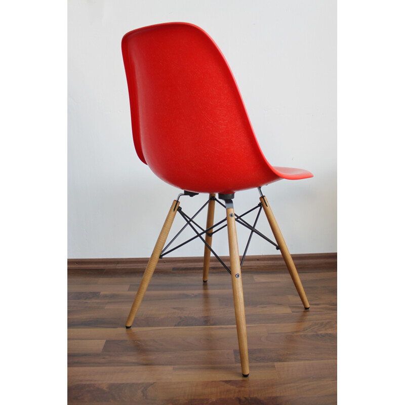 Vintage  Eames Vitra Chair Side Shell DSW Fiberglass New Generation 2019