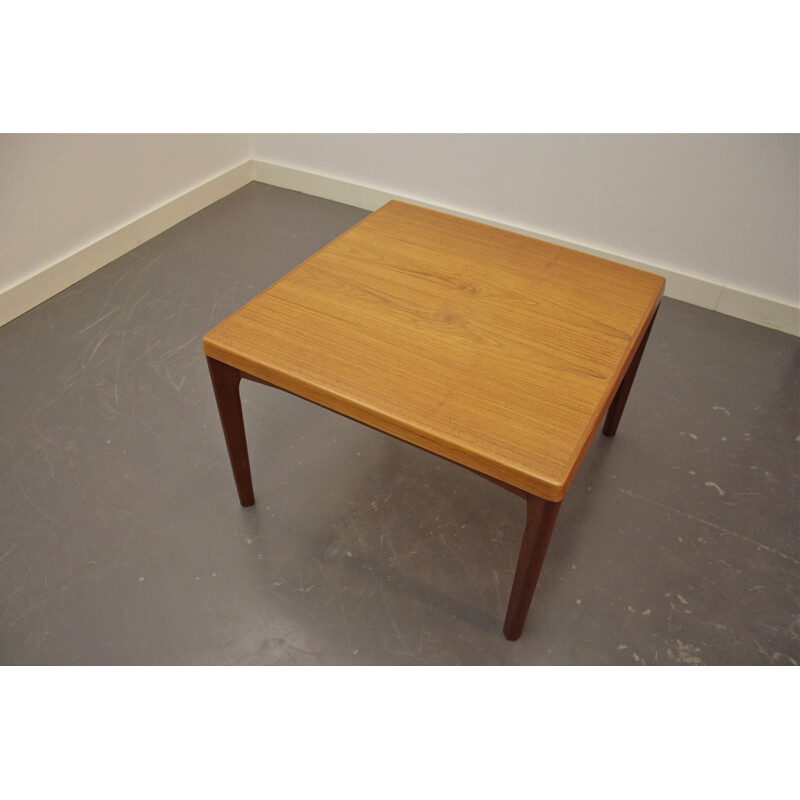 Mid-century Scandinavian coffee table in teak, Henning KJAERNULF - 1960s