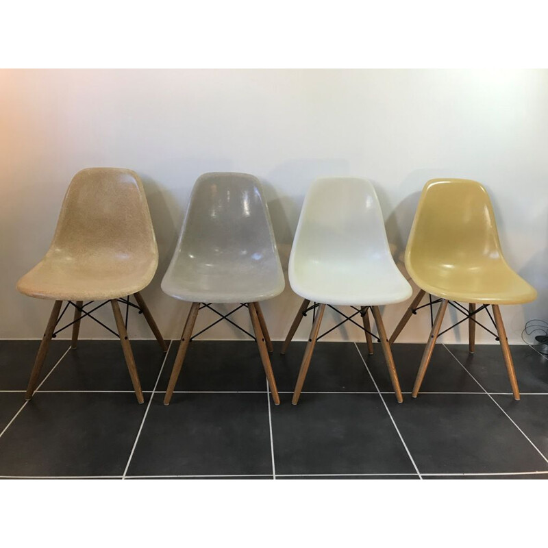 Set of 4 vintage chairs Dsw Eames Herman Miller light oak 1950