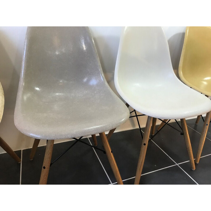 Set of 4 vintage chairs Dsw Eames Herman Miller light oak 1950