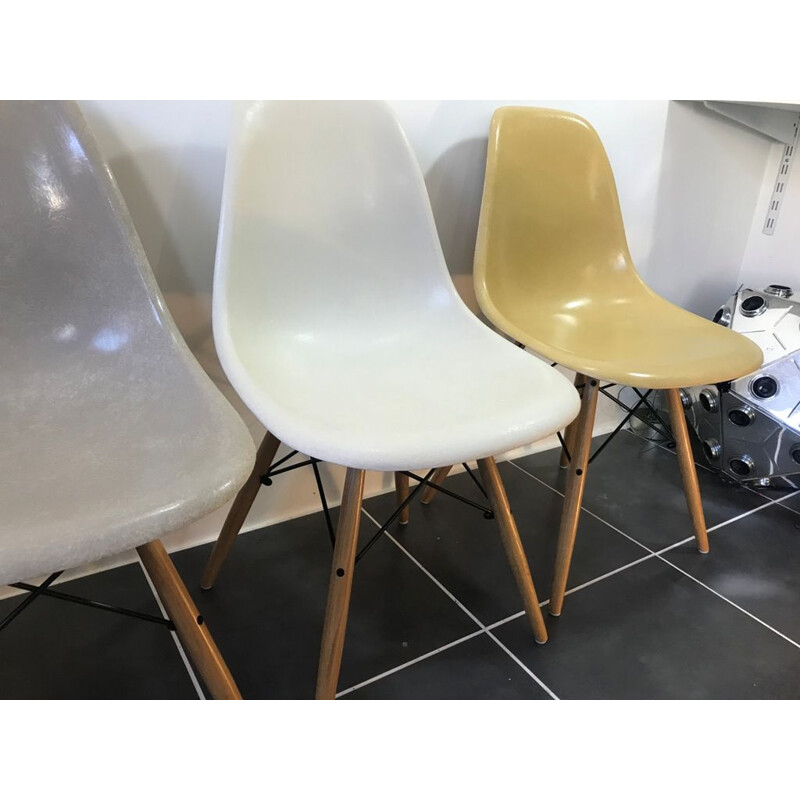 Set of 4 vintage chairs Dsw Eames Herman Miller light oak 1950