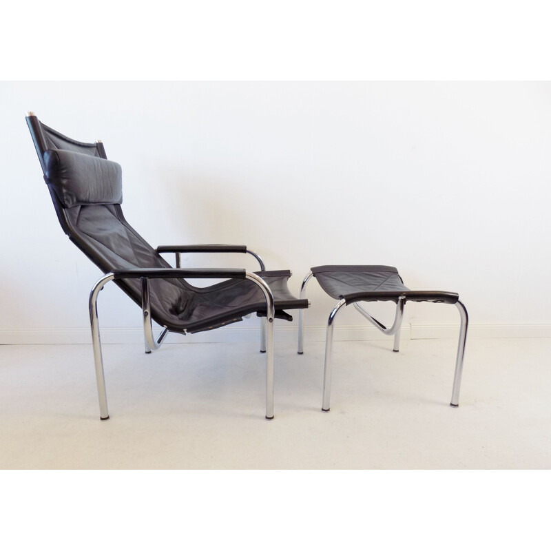 Vintage Strässle HE1106 black Leather Loungechair with ottoman by Hans Eichenberger 1960