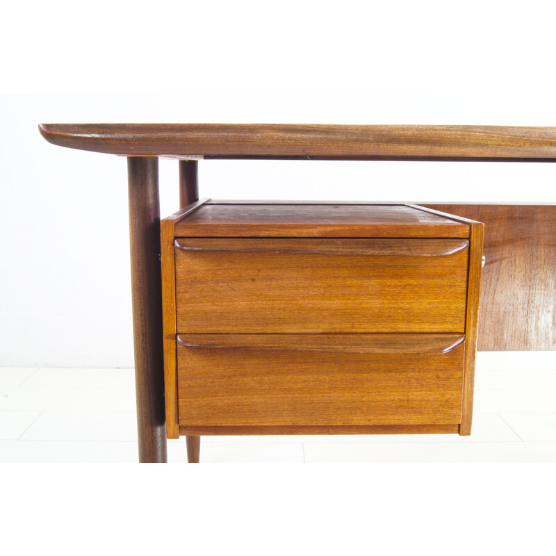 Bureau vintage en teck Hulmefa Cowhorn Danois 1960