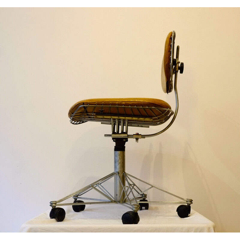 "Beaubourg" French desk armchair in steel and brown leather, Michel CADESTIN - 1970s