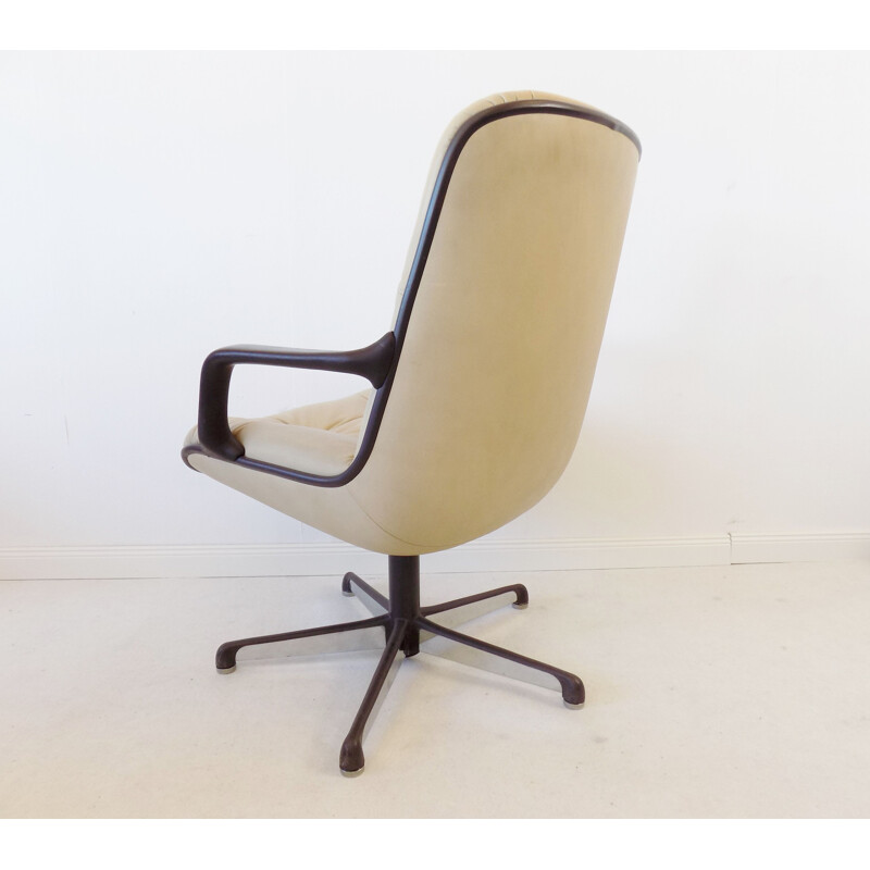 Vintage Comforto Executive Highback leather chair by Charles Pollock 1960s