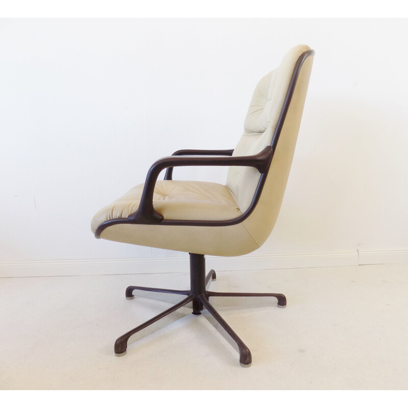 Vintage Comforto Executive Highback leather chair by Charles Pollock 1960s