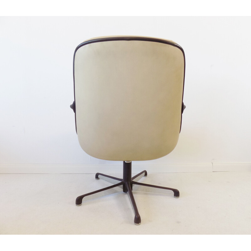 Vintage Comforto Executive Highback leather chair by Charles Pollock 1960s