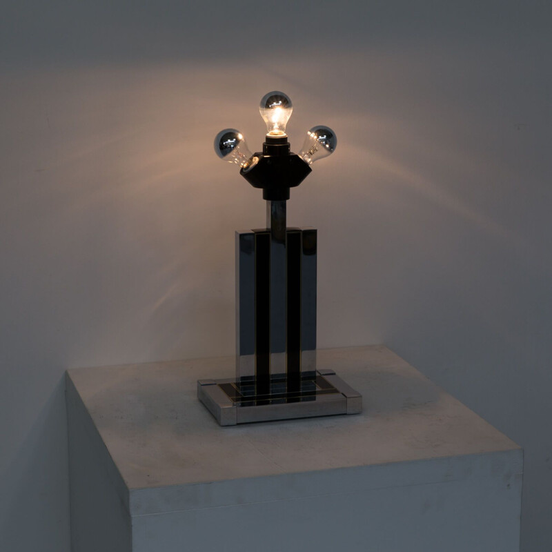 Lampe de table vintage en résine laiton  par Lumica 1970