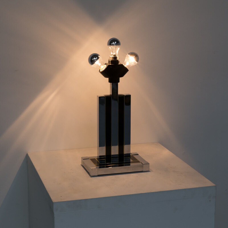 Lampe de table vintage en résine laiton  par Lumica 1970