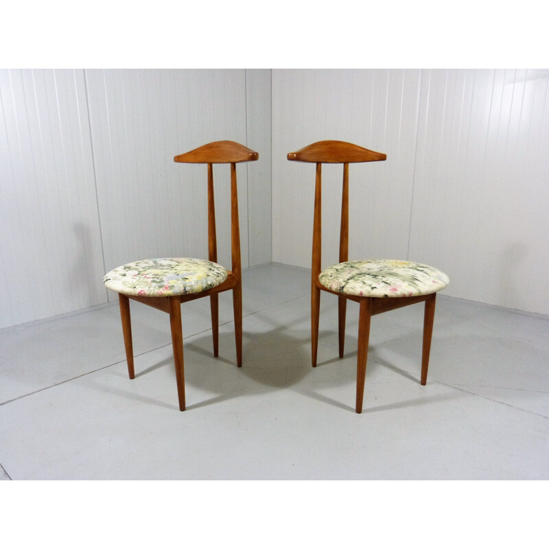 Pair of vintage bedroom dressing-room side chairs and valets in one 1950s