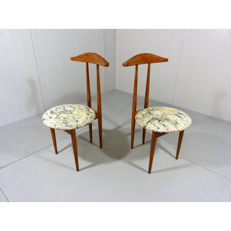 Pair of vintage bedroom dressing-room side chairs and valets in one 1950s