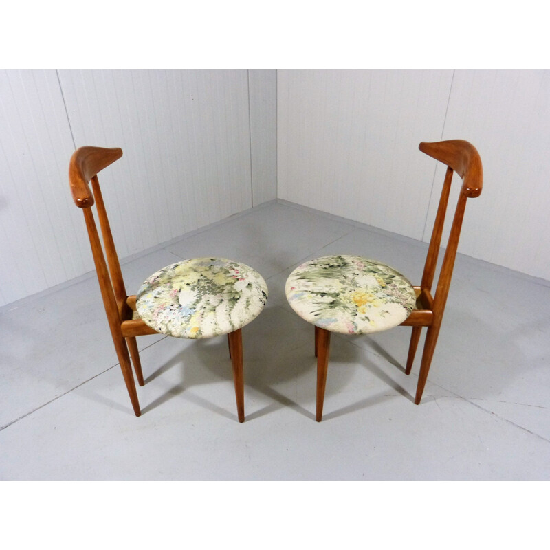 Pair of vintage bedroom dressing-room side chairs and valets in one 1950s