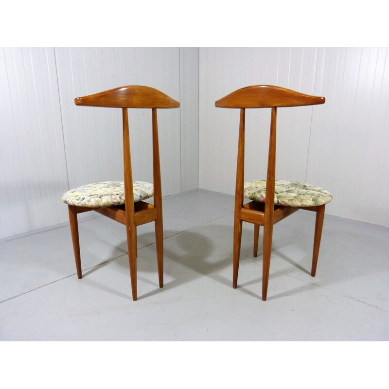 Pair of vintage bedroom dressing-room side chairs and valets in one 1950s