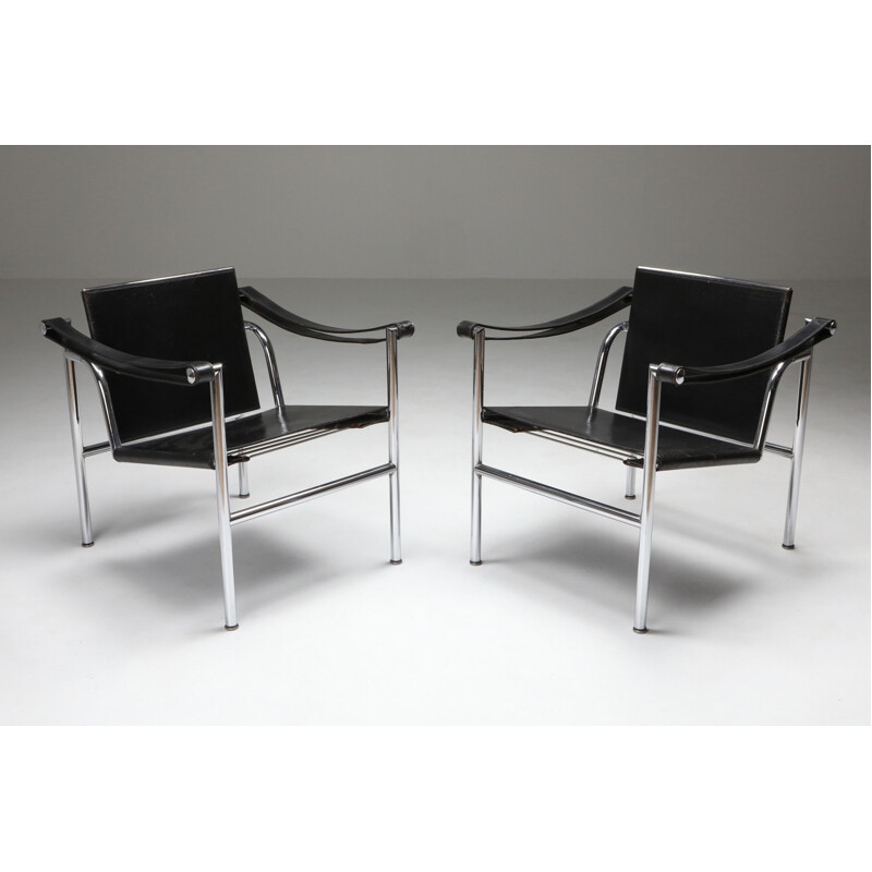 Pair of Vintage LC2 Le Corbusier, Pierre Jeanneret, Charlotte Perriand 1965