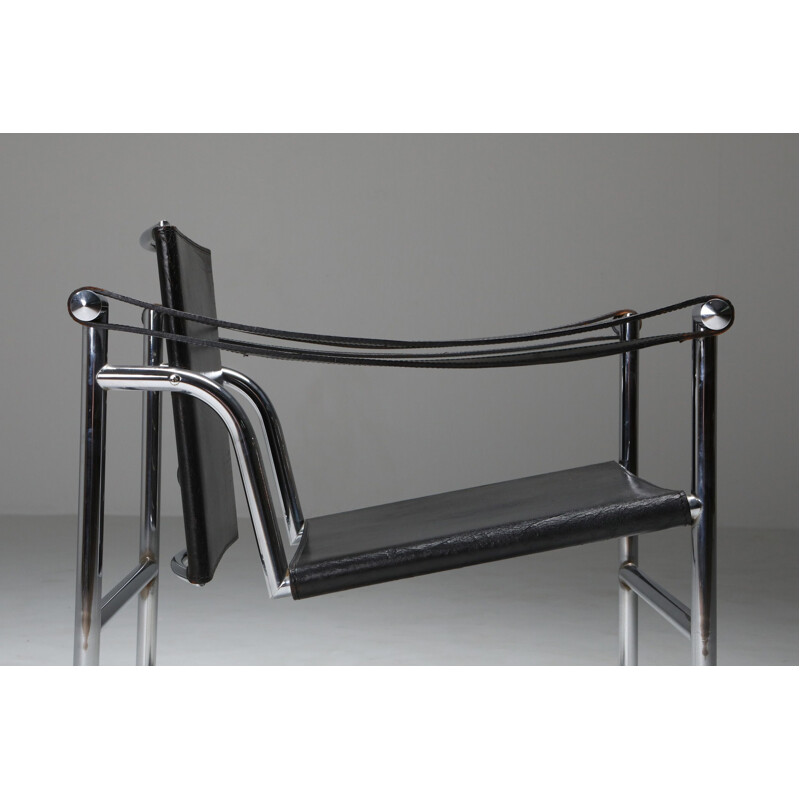 Pair of Vintage LC2 Le Corbusier, Pierre Jeanneret, Charlotte Perriand 1965