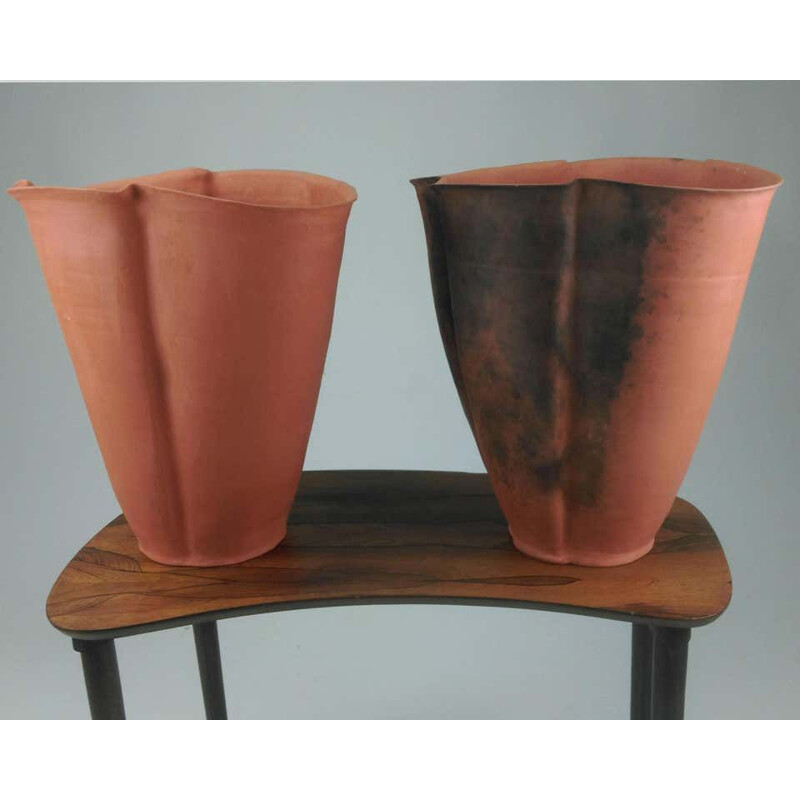 Coppia di grandi vasi vintage in terracotta non smaltata di Svend Hammershøi, 1930
