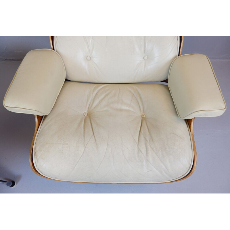 Vintage armchair Charles Et Ray Eames & Ottoman Mobilier International Edition